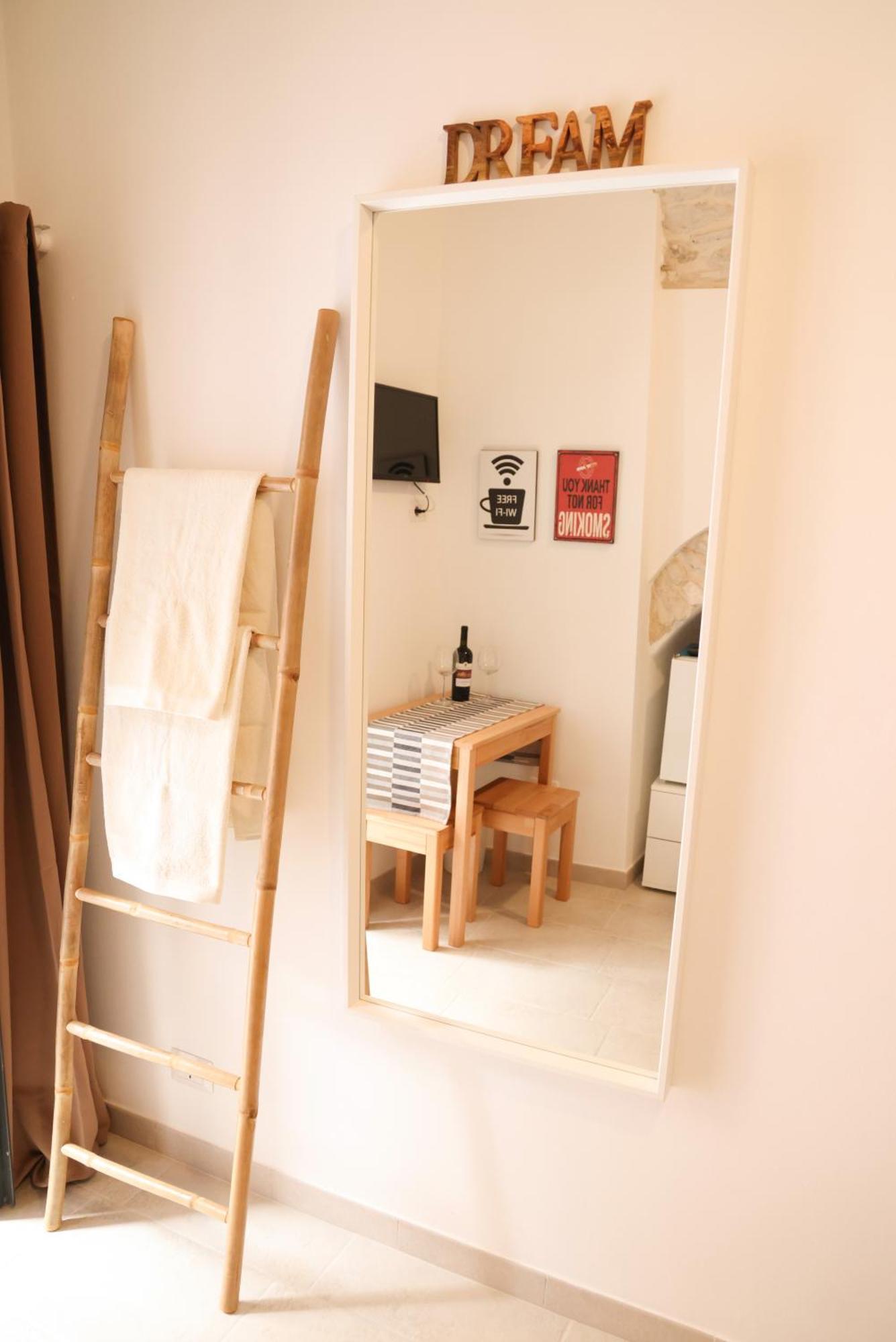 Room 20 - Piccola Camera In Pietra Bianca 지오비나조 외부 사진