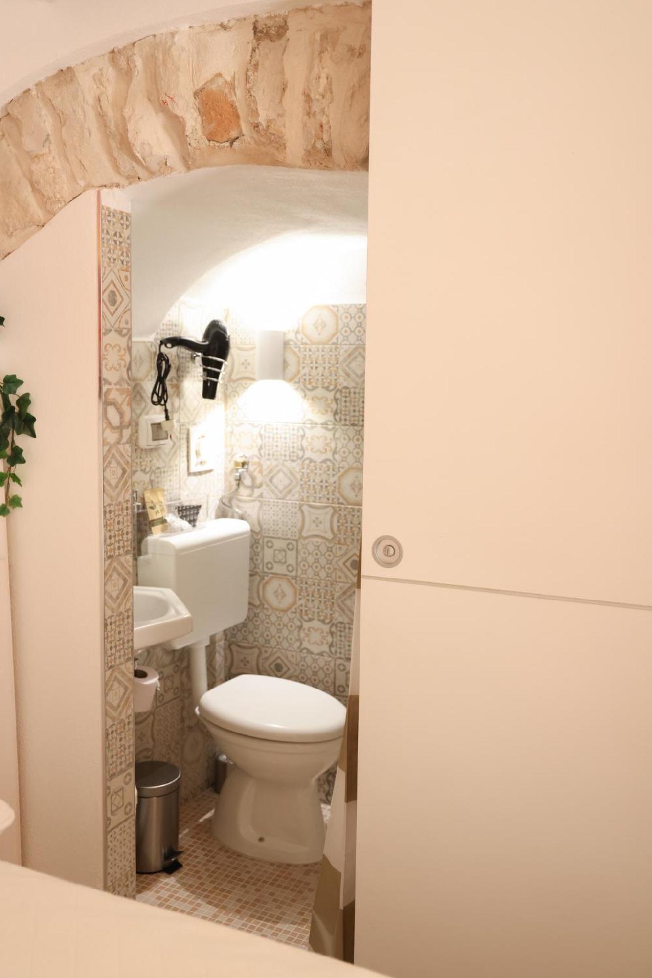Room 20 - Piccola Camera In Pietra Bianca 지오비나조 외부 사진